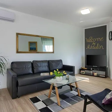 White Jasmin Comfortable Holiday Μεντουλίν